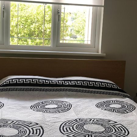 Cozy House With Free Parking & Wifi Near Maryland Station Hotel London Bagian luar foto