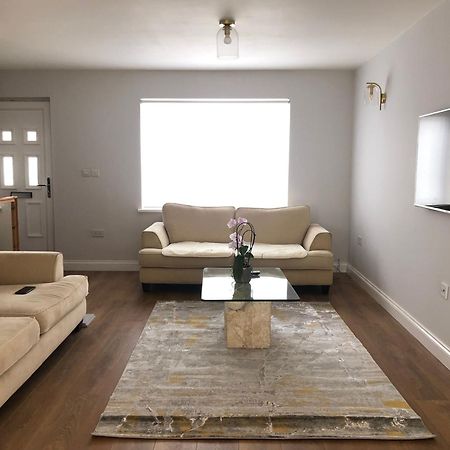 Cozy House With Free Parking & Wifi Near Maryland Station Hotel London Bagian luar foto