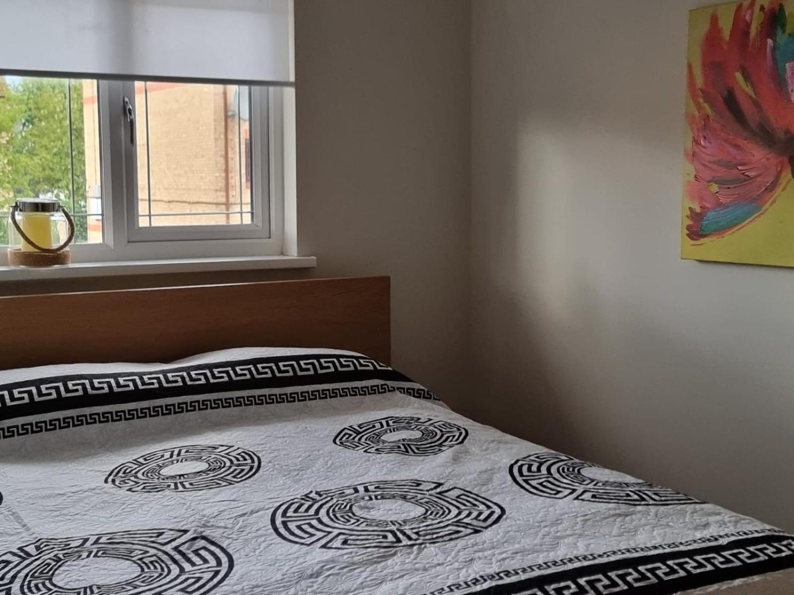 Cozy House With Free Parking & Wifi Near Maryland Station Hotel London Bagian luar foto
